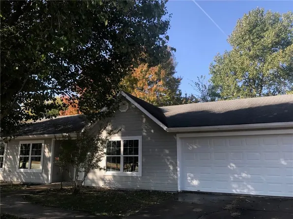 2310 S 17th St, Rogers, AR 72758