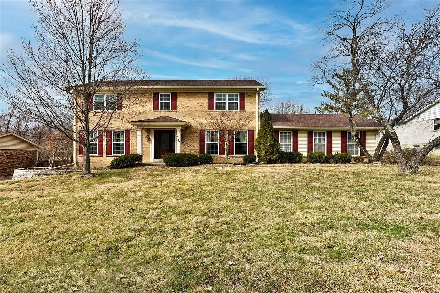 327 Royal Village Dr photo 1