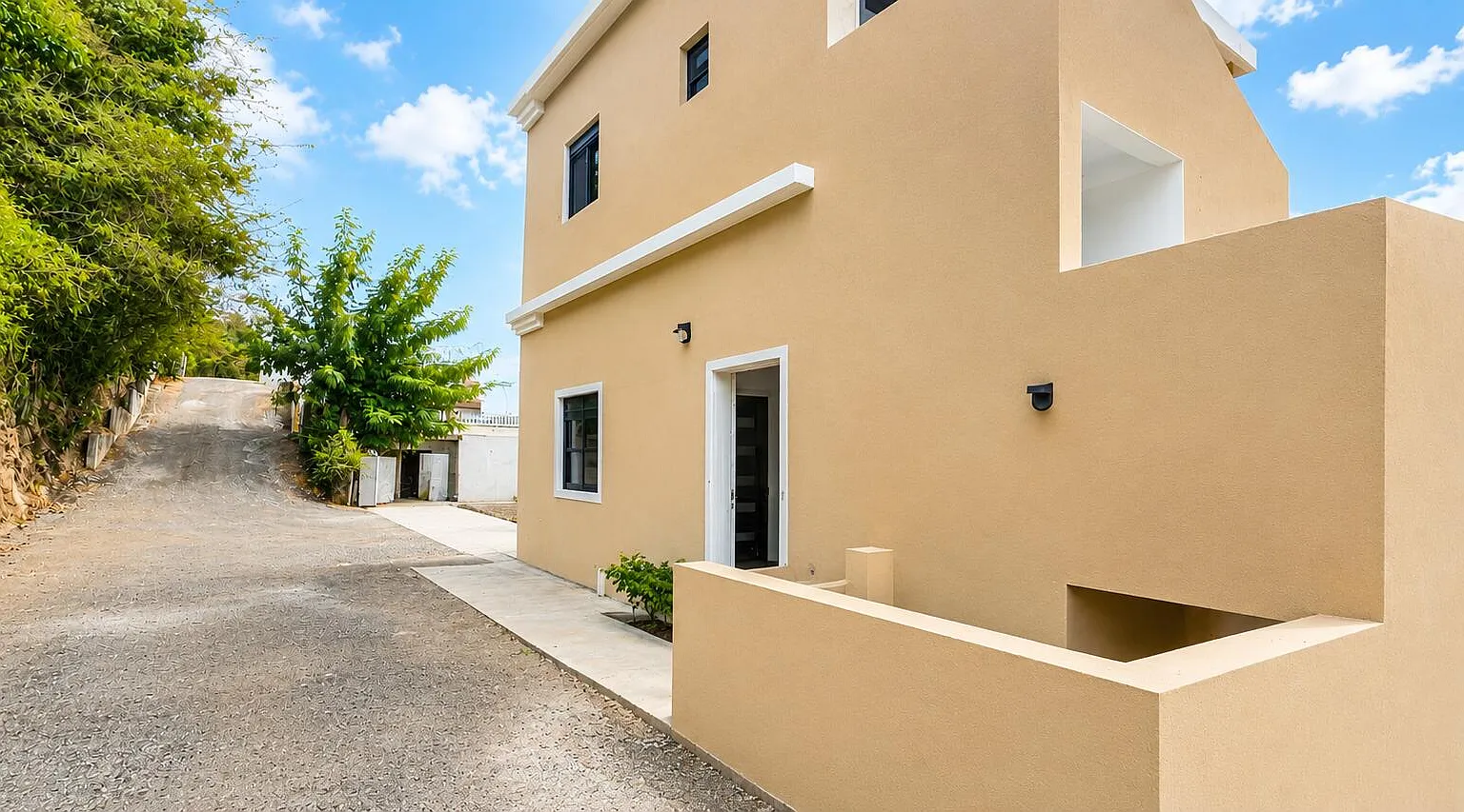 1 bed, $2,600 — Photo 3