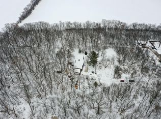 W1058 Valley View Rd, Burlington, WI 53105