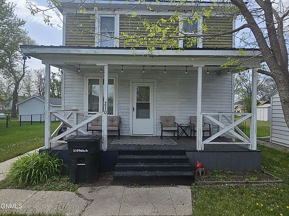 4th image of 210 S 9th St