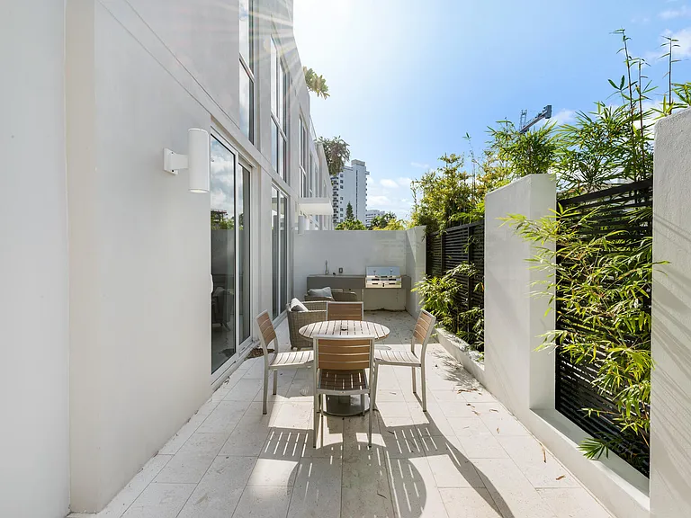 401 N Birch Rd #Townhouse 1 — Photo 4