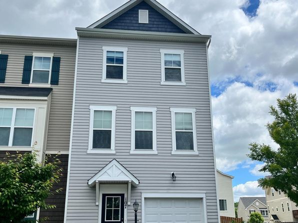 107 Poinsettia Way