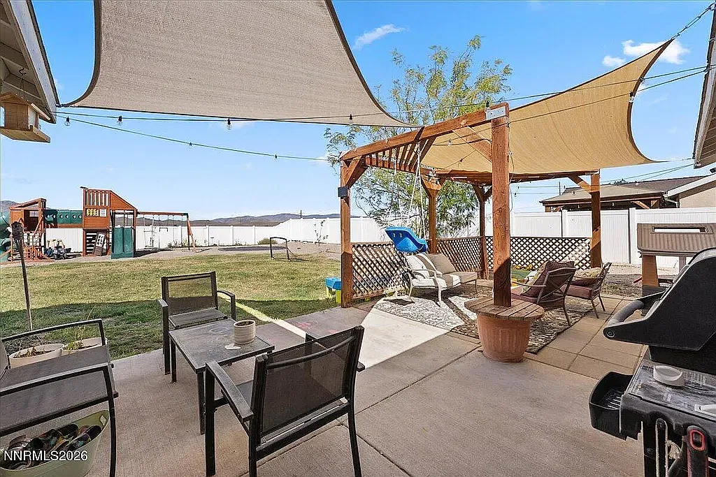 3 bed, 1640 sqft, $2,498 — Photo 3