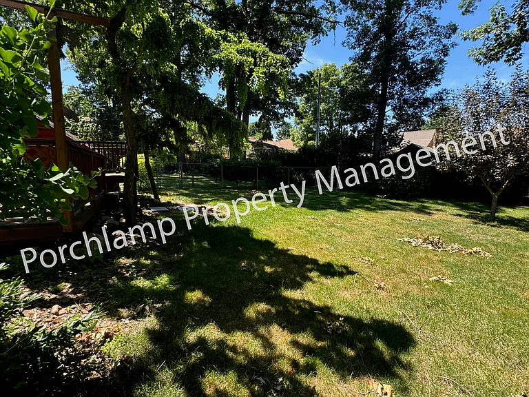 2615 Coit Ave NE — Photo 12