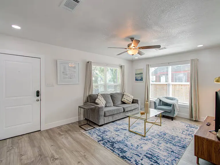 304 Eastwood St #A — Photo 31