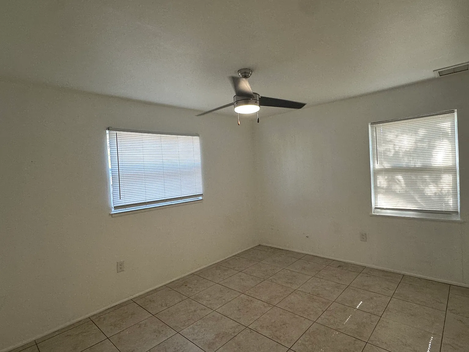 2 bed, 750 sqft, $2,000 — Photo 2