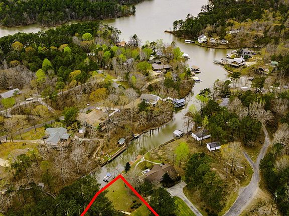 3rd image of 183 Woodside Dr