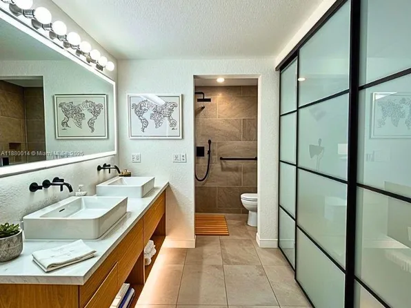 671 NE 195th St APT 225E, Miami, FL 33179