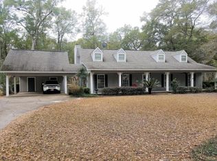 2775 Seminole Dr, Marianna, FL 32446