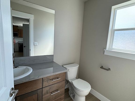 2nd image of 1528 Thyme Dr