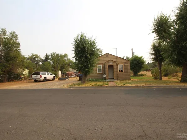 428 SE Warsaw St, Redmond, OR 97756