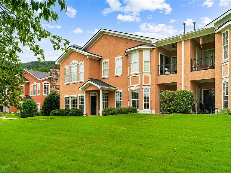 901 Renaissance Ct — Photo 41