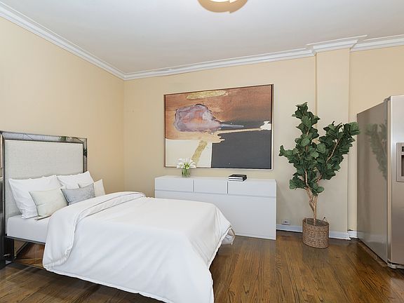 3rd image of 6264 Saunders St #1P