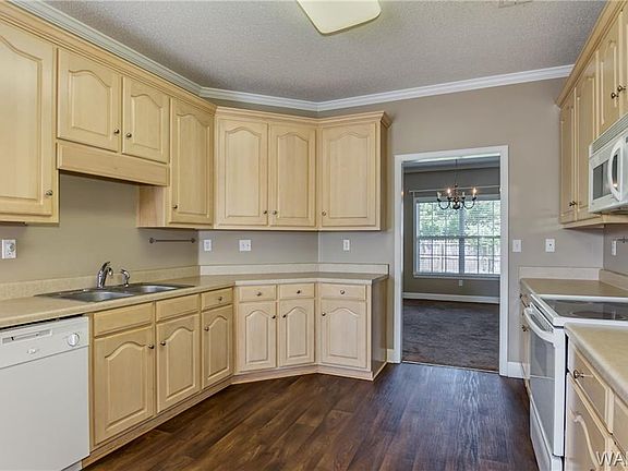 4th image of 10004 Empress Blvd