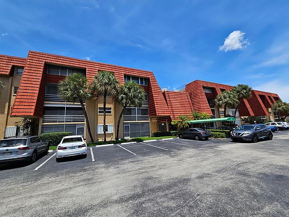 2nd image of 22605 SW 66th Avenue #114
