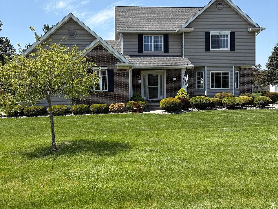 1st image of 2400 Venezia Dr