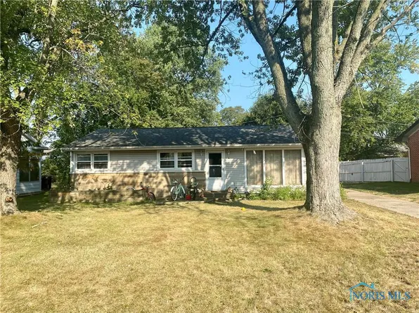 6 Park Ct, Napoleon, OH 43545