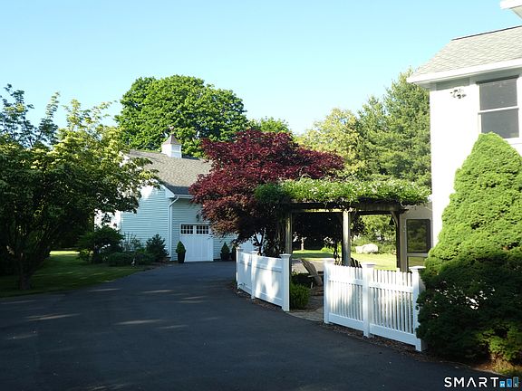 3rd image of 395 Boston Post Road