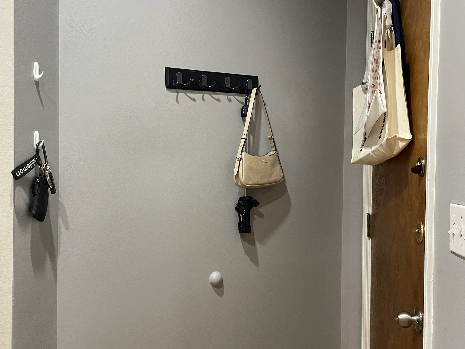2 bed, 900 sqft, $1,650 — Photo 1