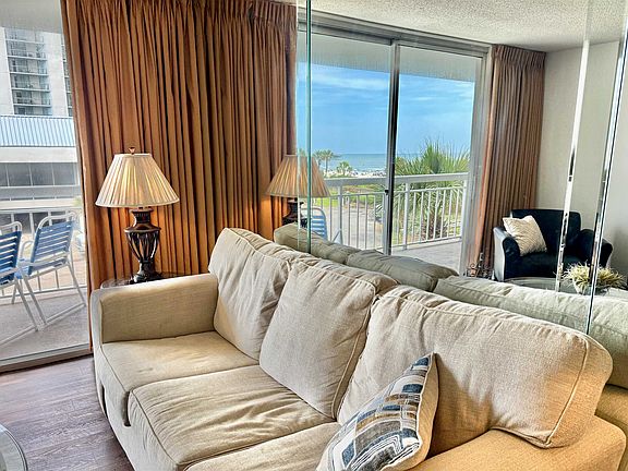 4th image of 9820 Queensway Blvd. #206