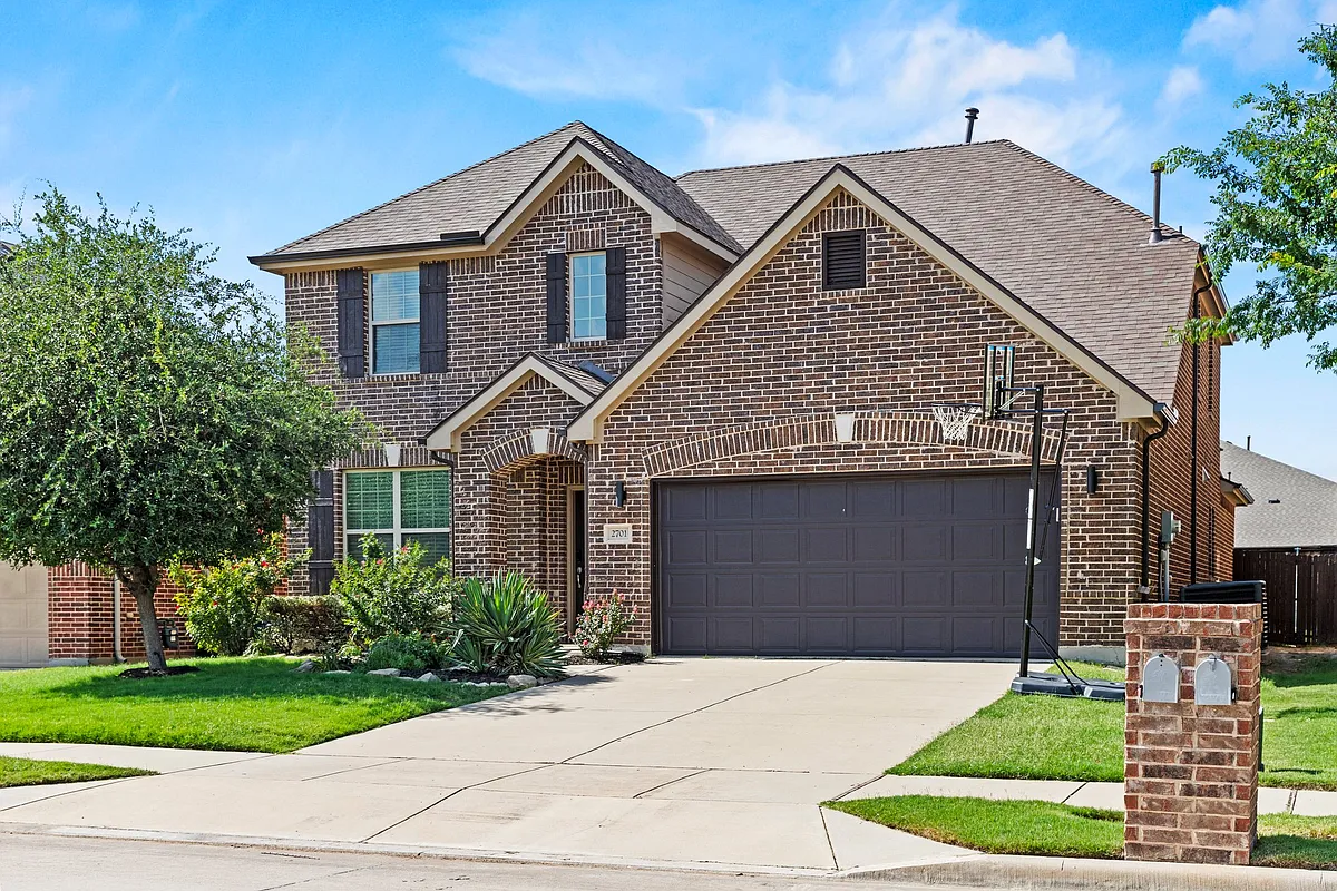 Building Photo - 2701 Calmwood Dr