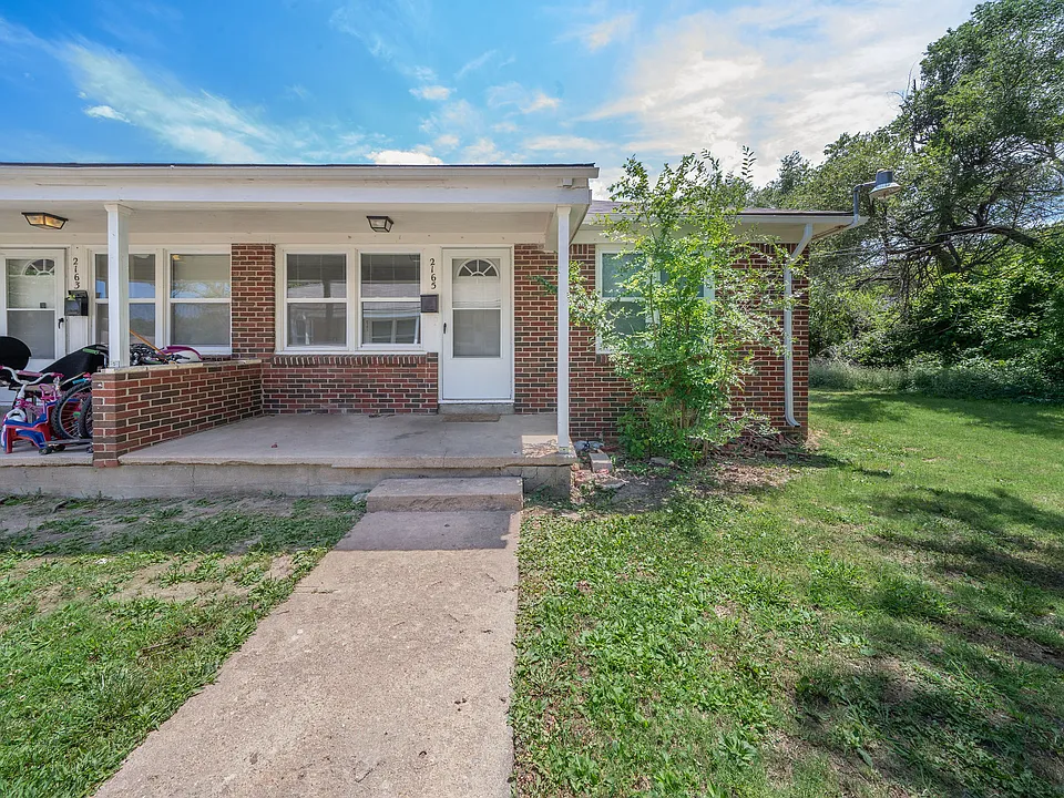 2153 S Old Manor Rd