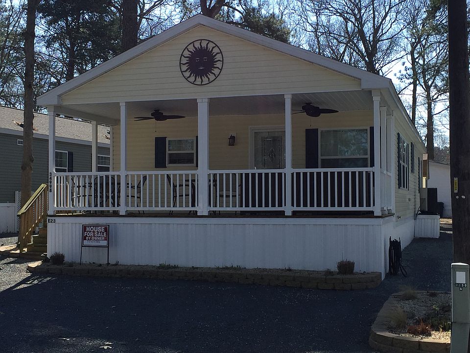 1st image of 34998 Holly Dr