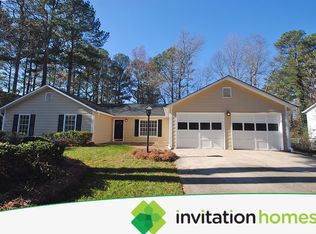 160 Tyson Cir, Roswell, GA 30076