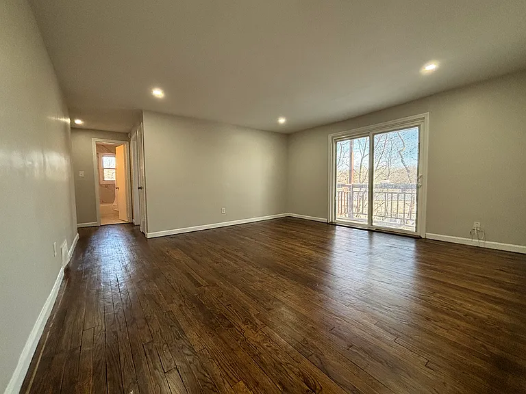 210 Burwell St #F6 — Photo 1