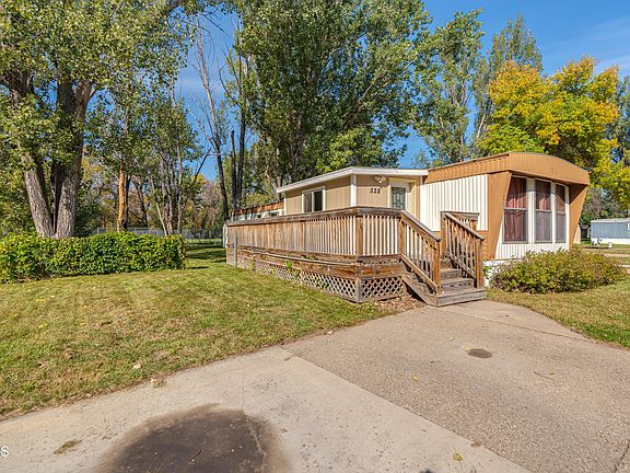 3rd image of 528 Sherwood Ln