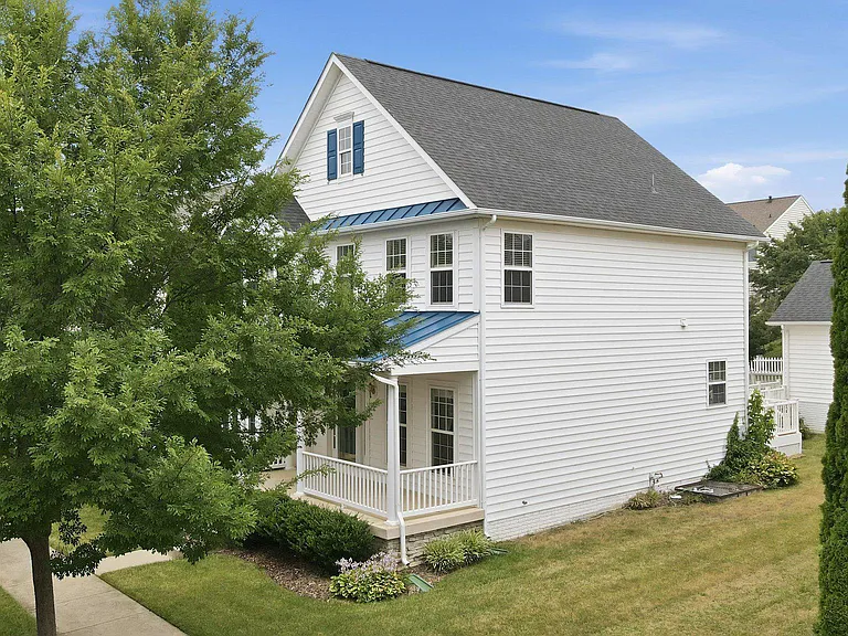 341 Bullskin St — Photo 2