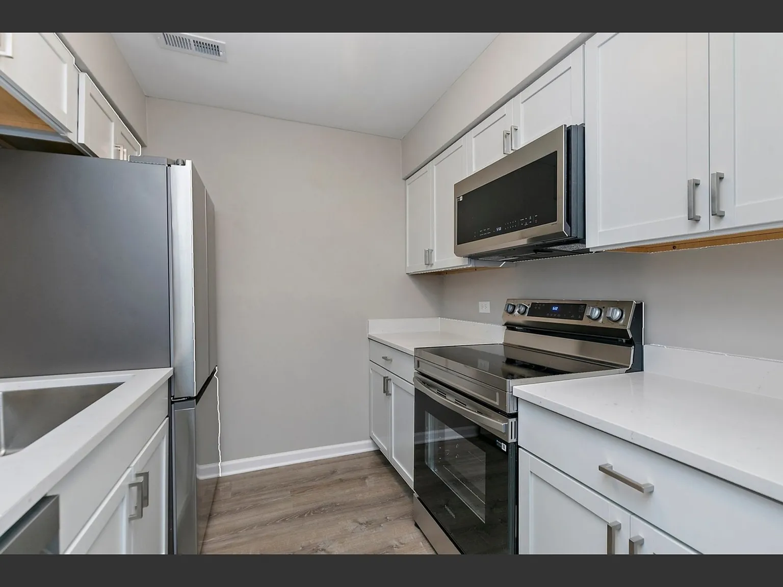 1484 Stonebridge Cir — Photo 2