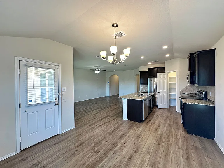 300 Danielle Dr — Photo 15