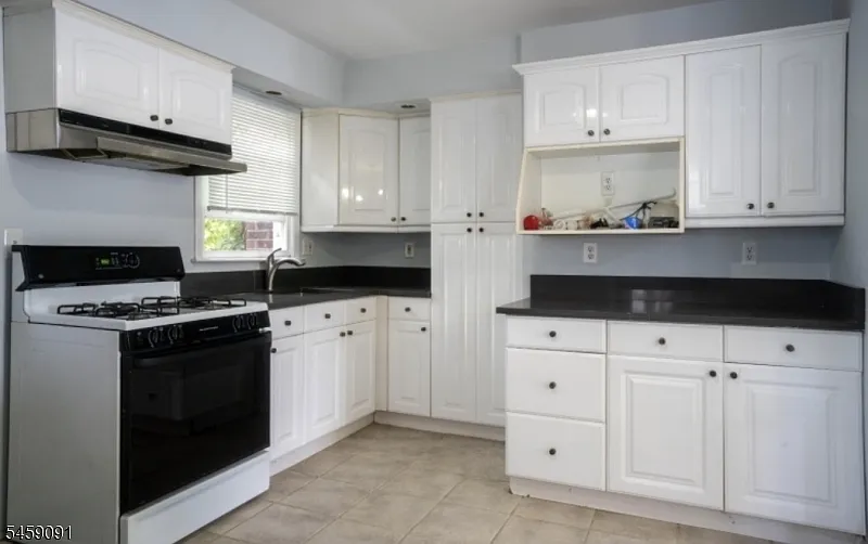 2 bed, 1.0 bath, $2,300 — Photo 2