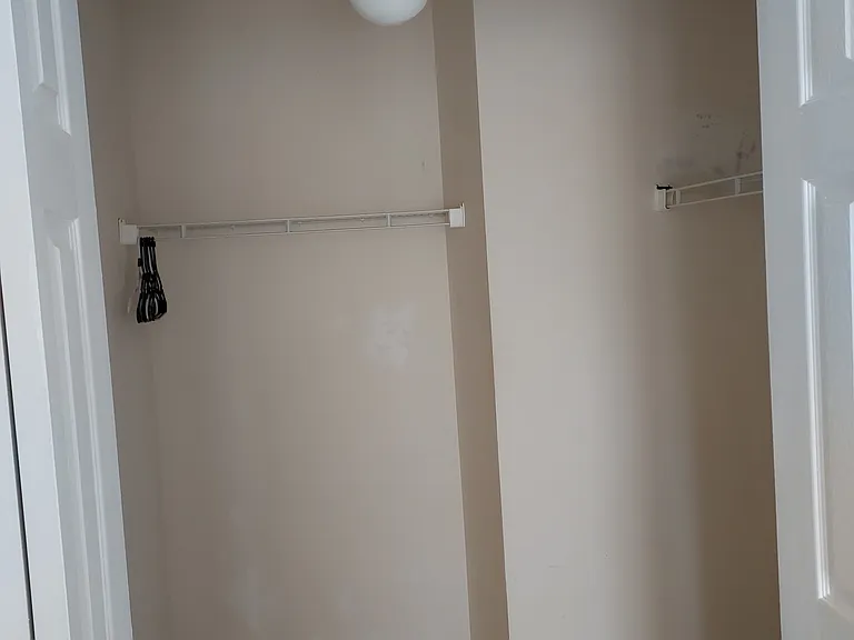 532 Hopewell Dr — Photo 17