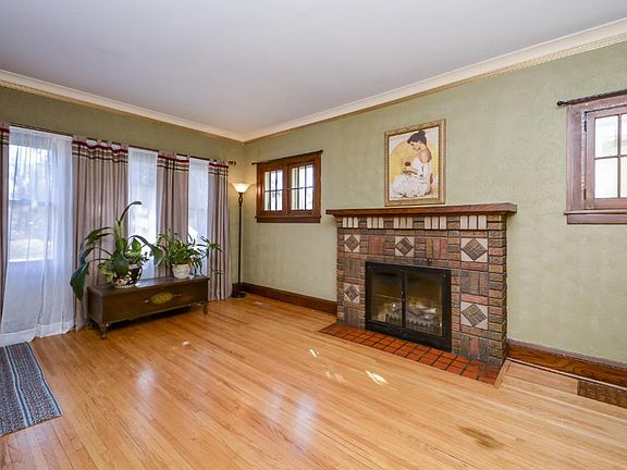 2nd image of 3547 James Ave N