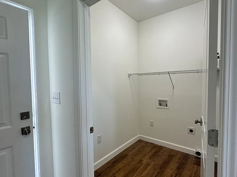 8641 Lockridge Rd — Photo 20