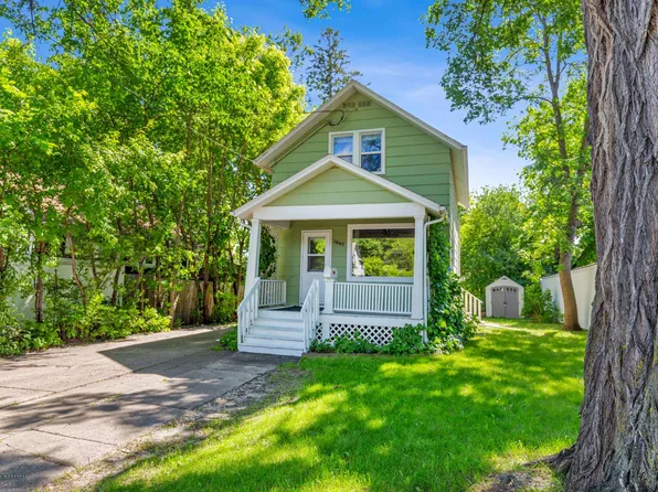 1007 11th St N, Fargo, ND 58102