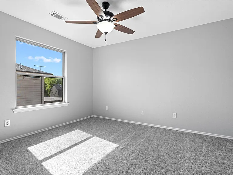 308 Deer Run Dr — Photo 10