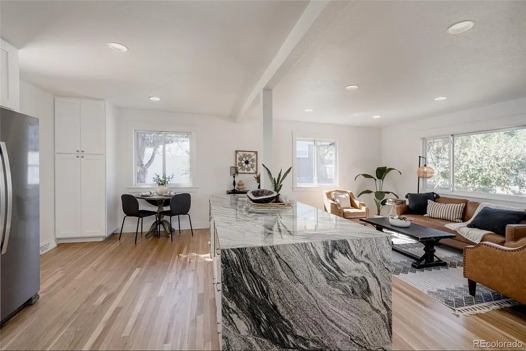 5 bed, 2358 sqft, $3,600 — Photo 2
