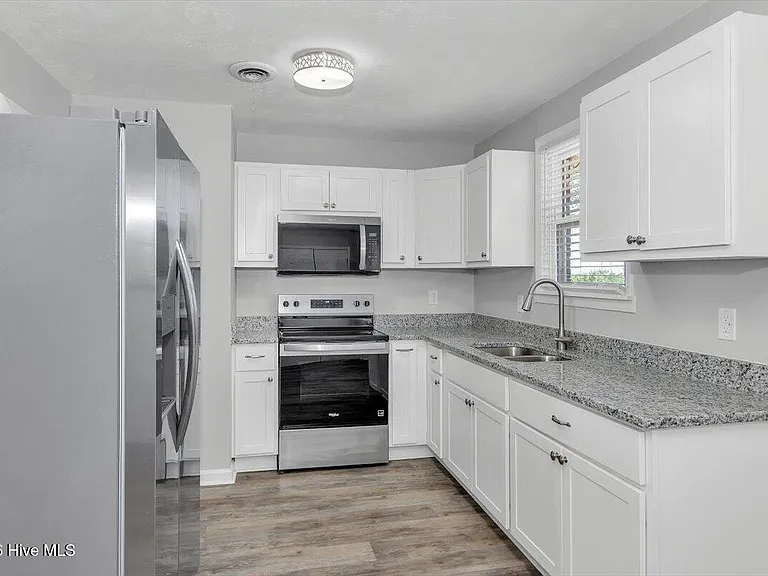 2240 Walden Dr — Photo 10