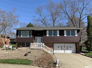 1808 Valencia Pl, Pekin, IL