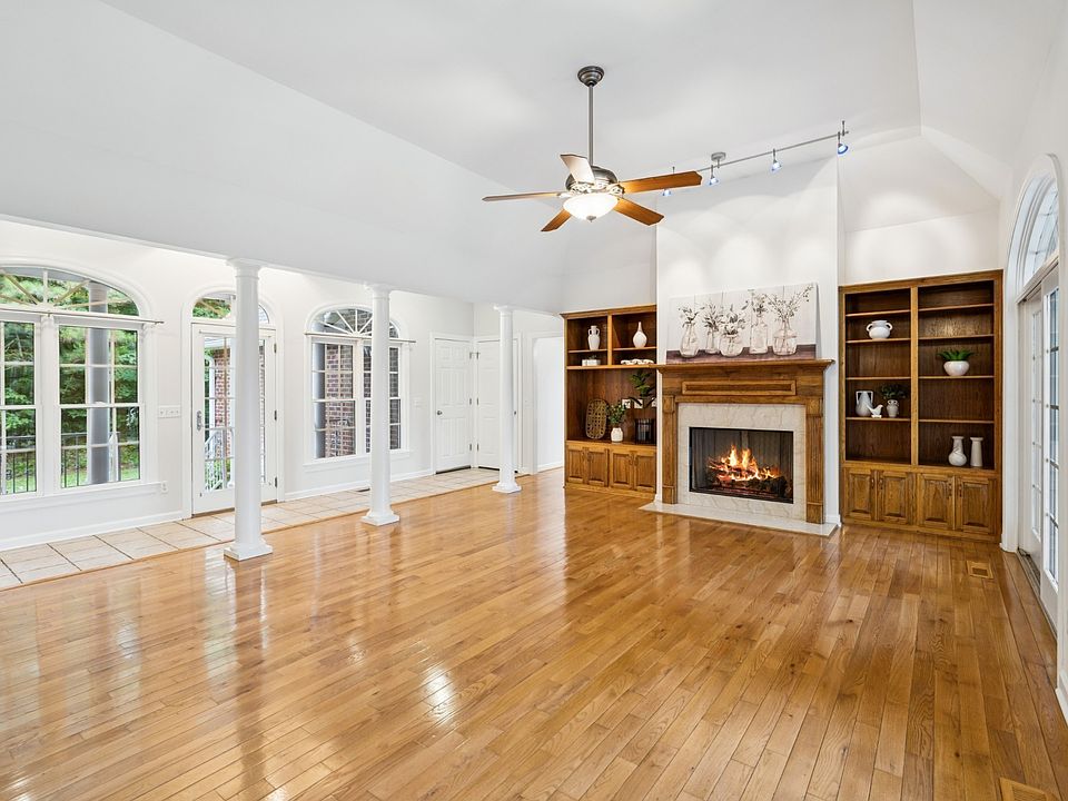 10th image of 4024 Williamsport Pike
