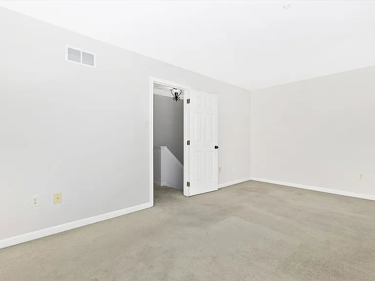 5621 Queen Anne Ct — Photo 18
