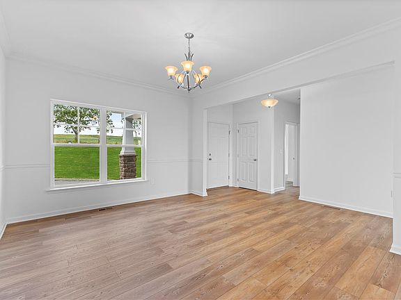 4th image of 25 Charlie Ct #2