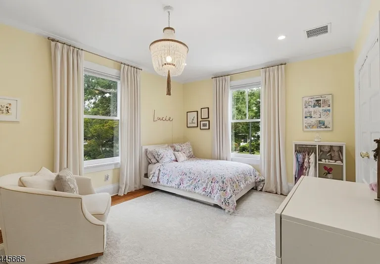 40 Oakwood Ave — Photo 22