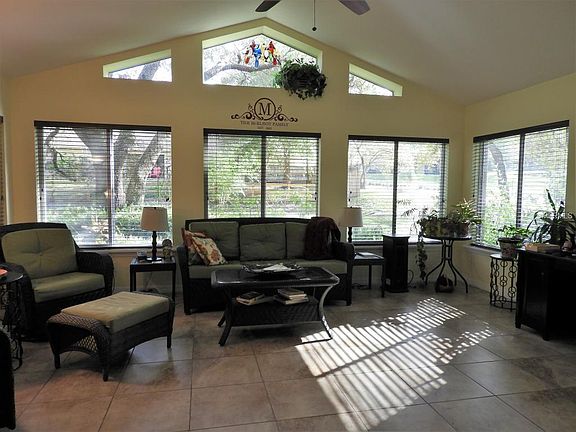 3rd image of 1217 Oak Valley Blvd