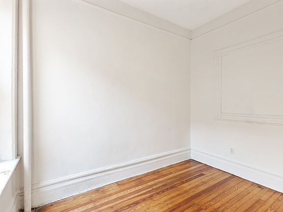 5th image of 275 Halsey St