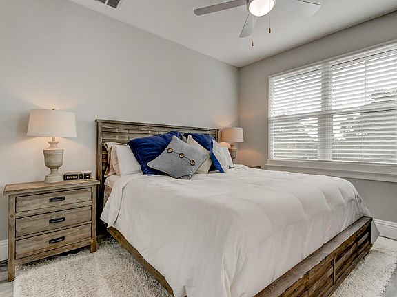 3rd image of 101 2nd Ave N #203